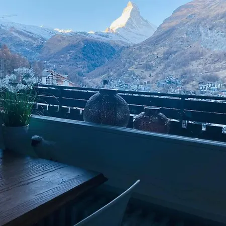 Charmante Dachwohnung Mit Matterhornblick Zermatt